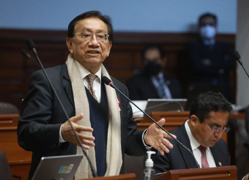 Balcázar y su insólita preocupación a la hora de gobernar: "Cada día me vuelvo más inteligente"