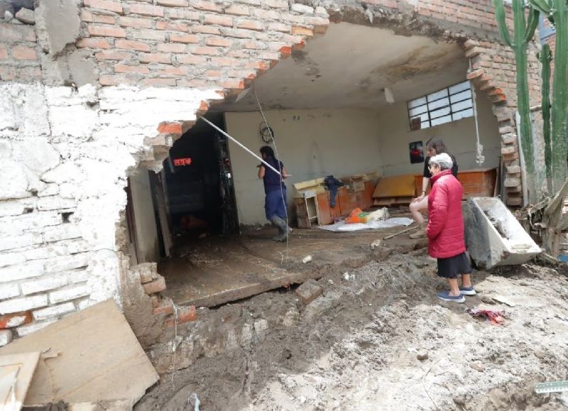 Lluvias y lahares golpean Arequipa: más de 2.500 afectados y daños en viviendas e infraestructura