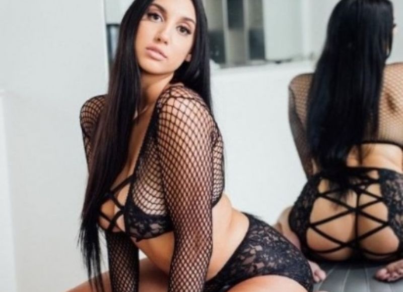 Mati Khalifa, la hermana menor de Mia que triunfa en OnlyFans